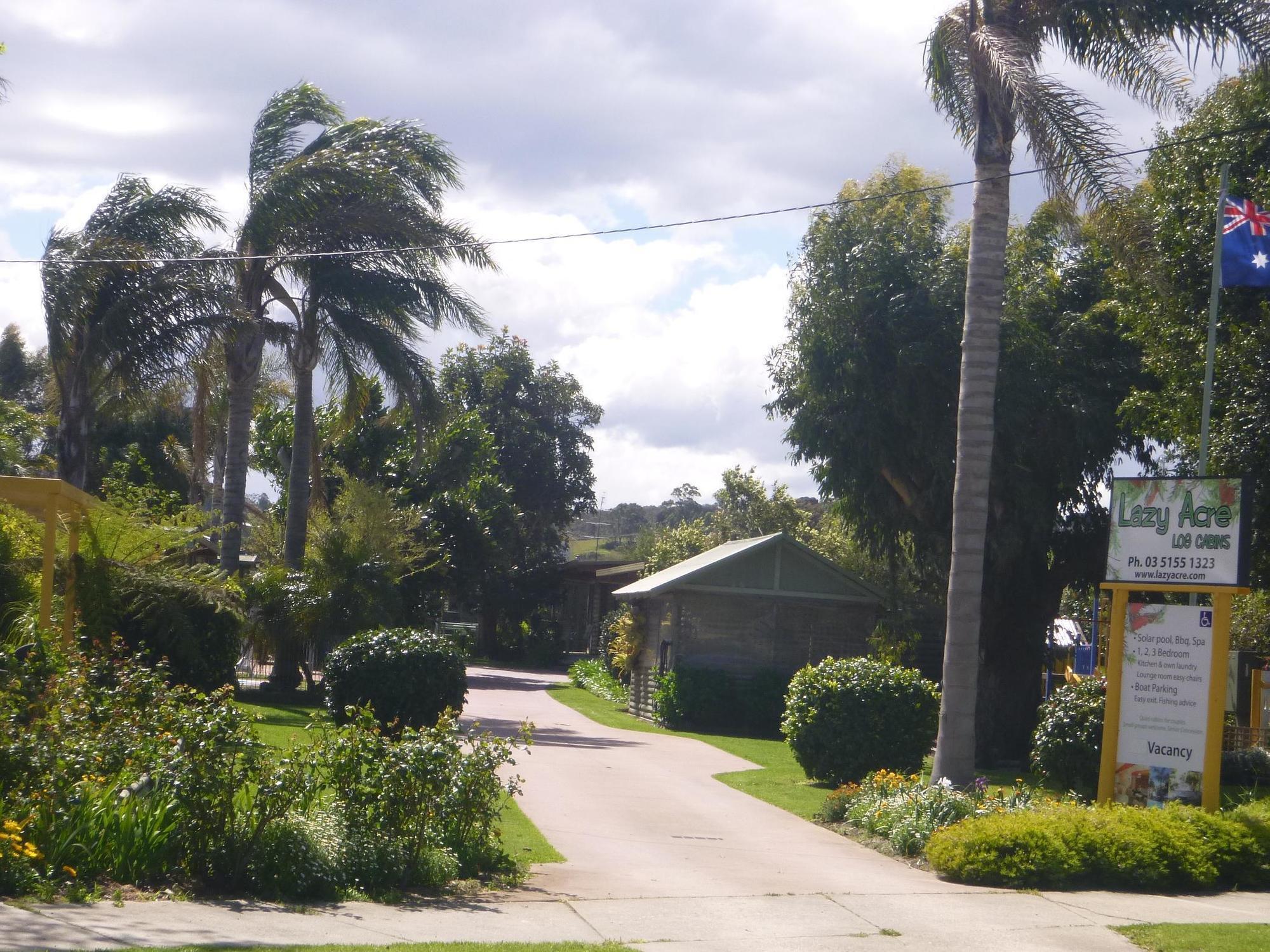 לייקס אינטרנס Lazy Acre Log Cabins מראה חיצוני תמונה