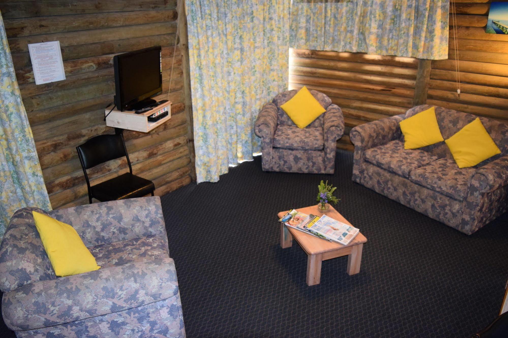 לייקס אינטרנס Lazy Acre Log Cabins מראה חיצוני תמונה