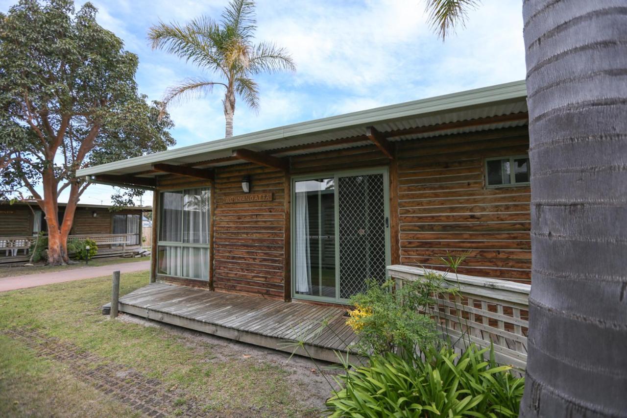 לייקס אינטרנס Lazy Acre Log Cabins מראה חיצוני תמונה