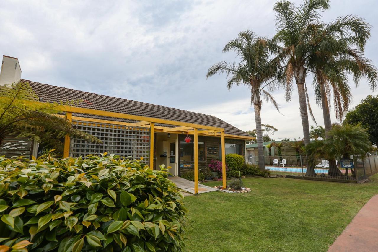 לייקס אינטרנס Lazy Acre Log Cabins מראה חיצוני תמונה