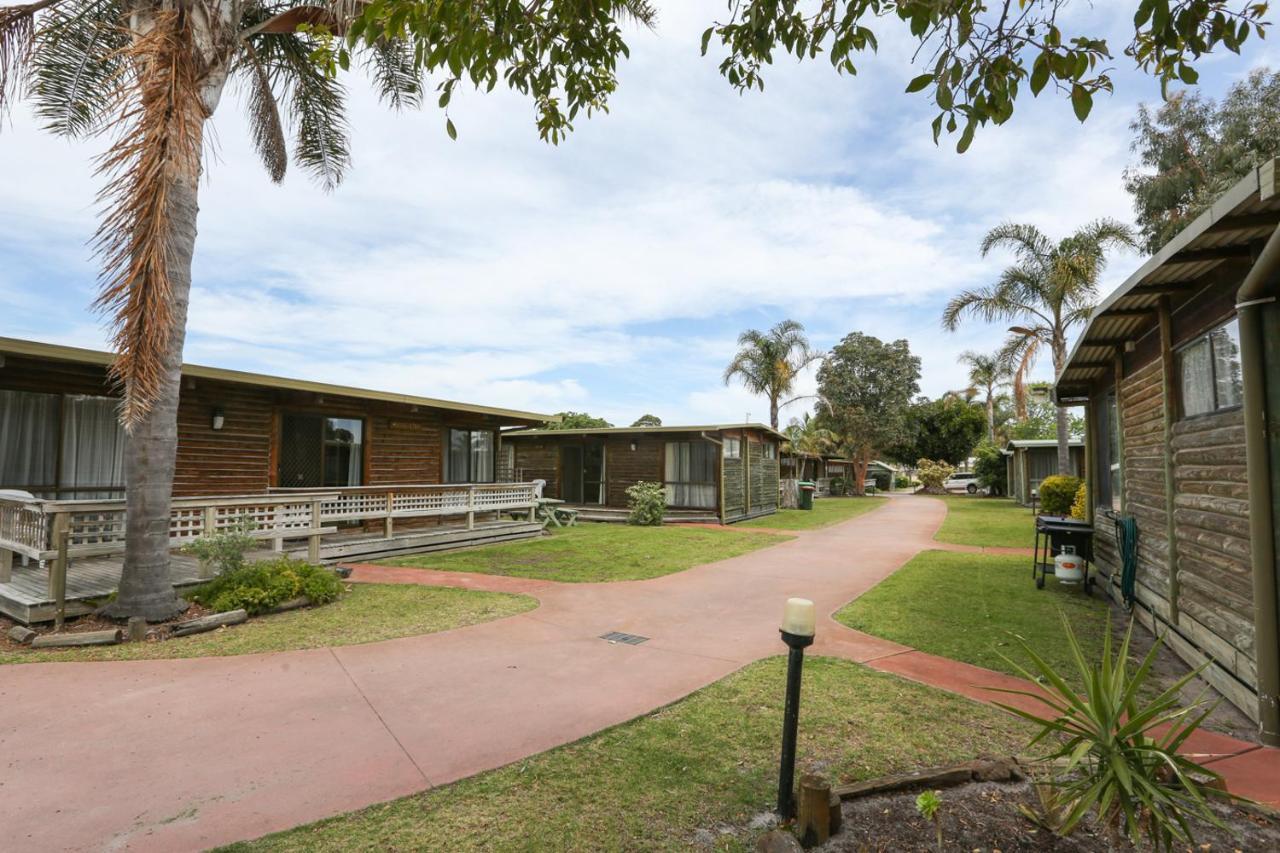 לייקס אינטרנס Lazy Acre Log Cabins מראה חיצוני תמונה