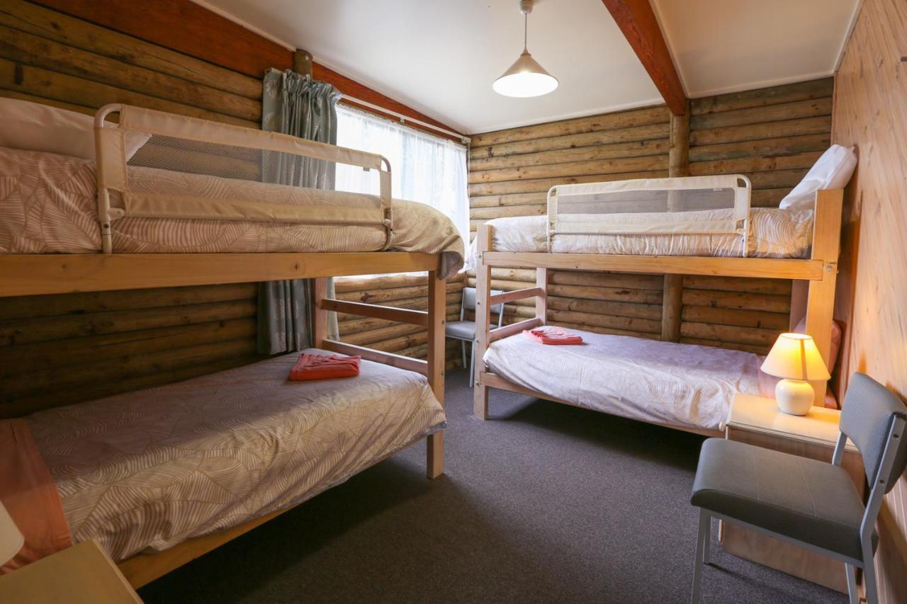 לייקס אינטרנס Lazy Acre Log Cabins מראה חיצוני תמונה