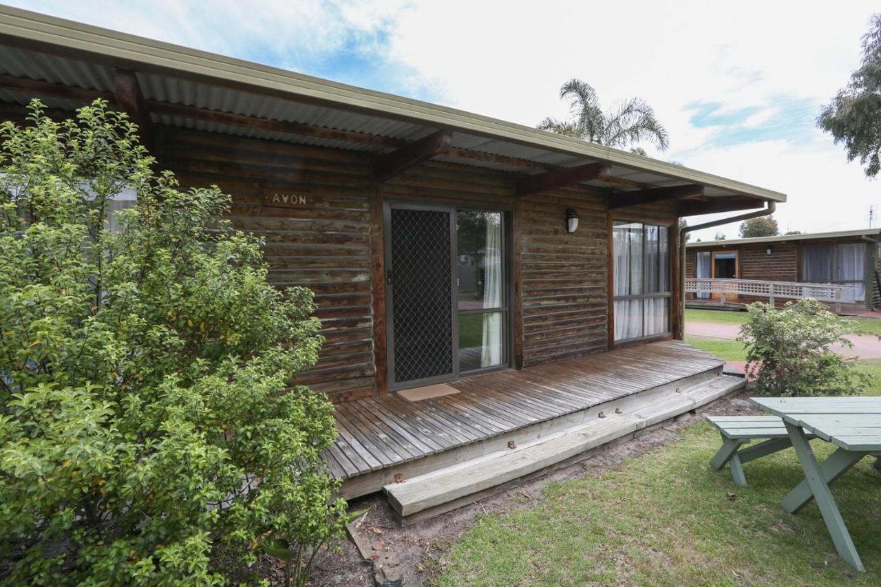 לייקס אינטרנס Lazy Acre Log Cabins מראה חיצוני תמונה