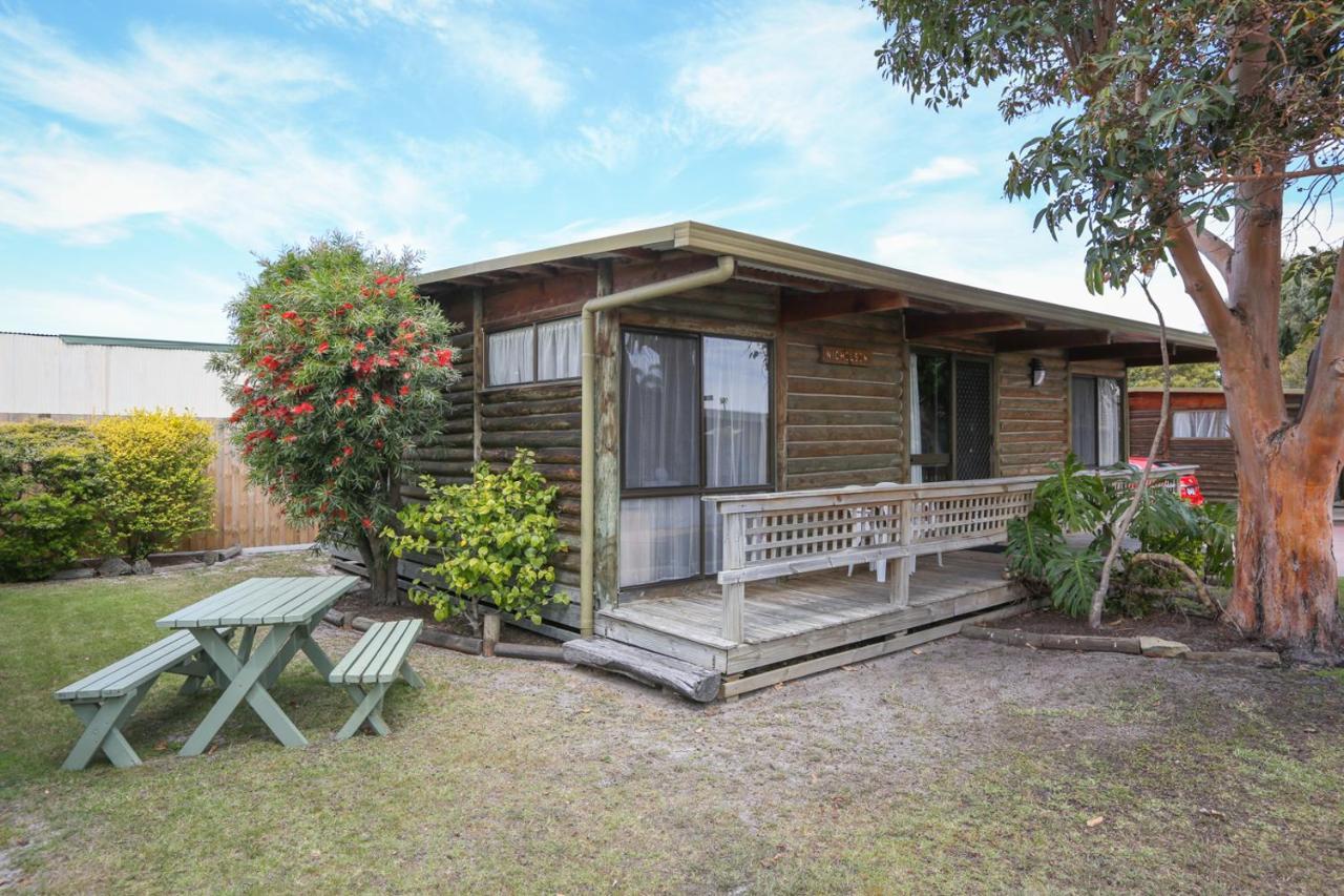 לייקס אינטרנס Lazy Acre Log Cabins מראה חיצוני תמונה