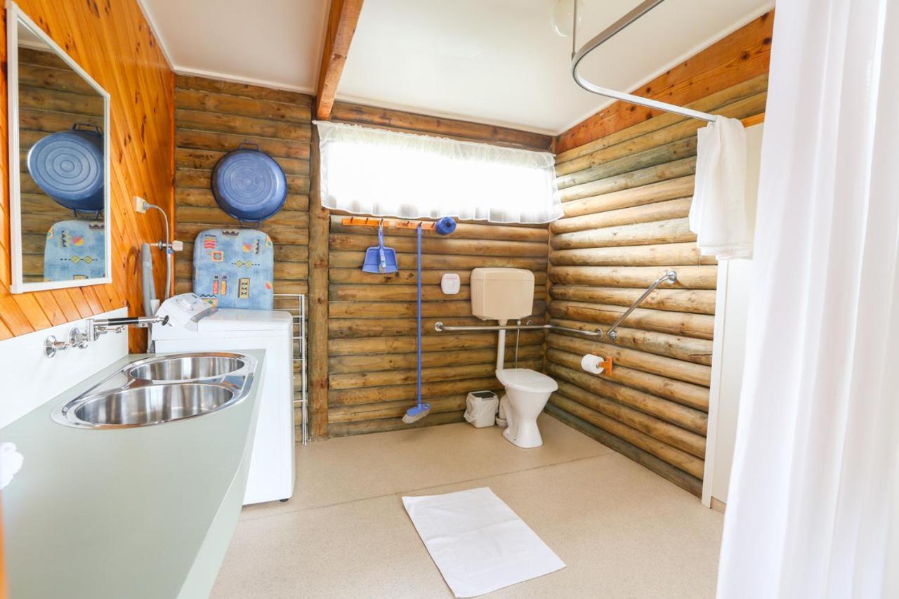 לייקס אינטרנס Lazy Acre Log Cabins מראה חיצוני תמונה