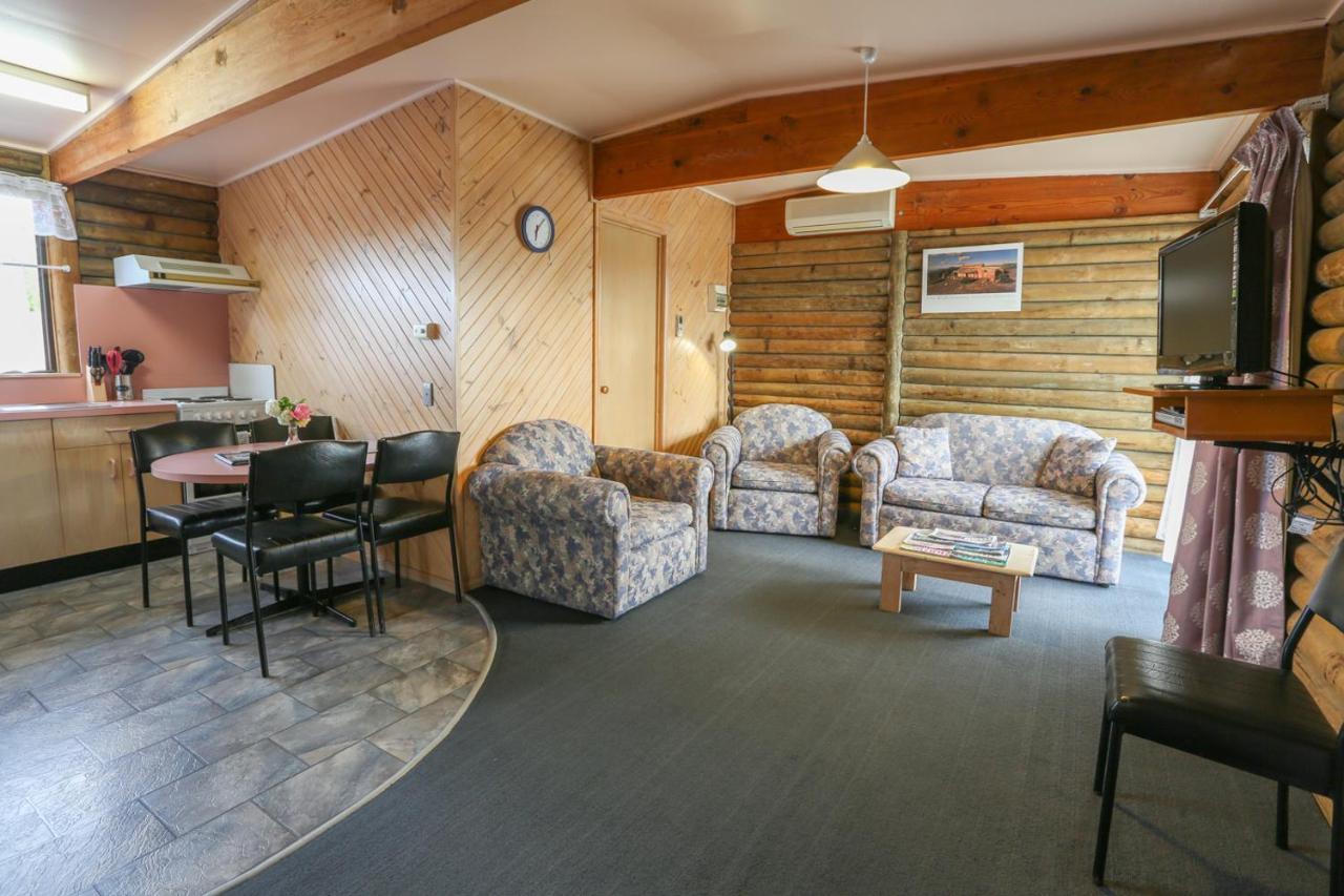 לייקס אינטרנס Lazy Acre Log Cabins מראה חיצוני תמונה