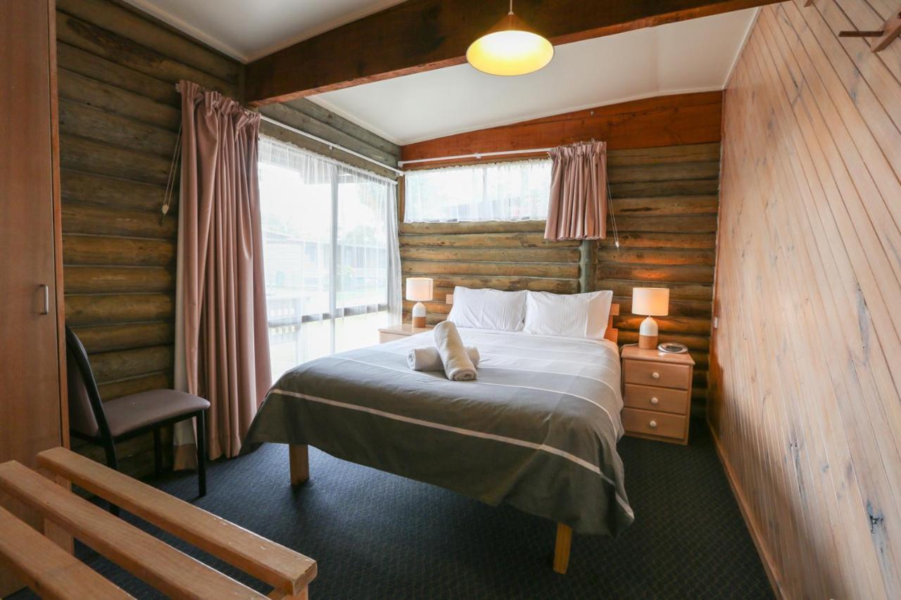 לייקס אינטרנס Lazy Acre Log Cabins מראה חיצוני תמונה