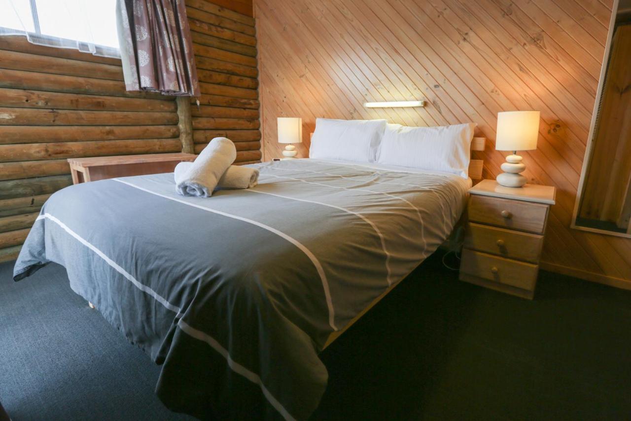 לייקס אינטרנס Lazy Acre Log Cabins מראה חיצוני תמונה