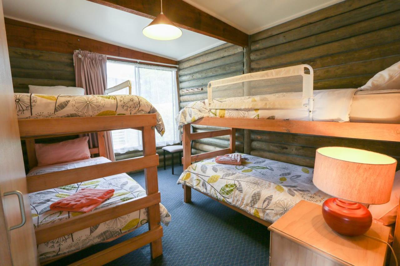לייקס אינטרנס Lazy Acre Log Cabins מראה חיצוני תמונה