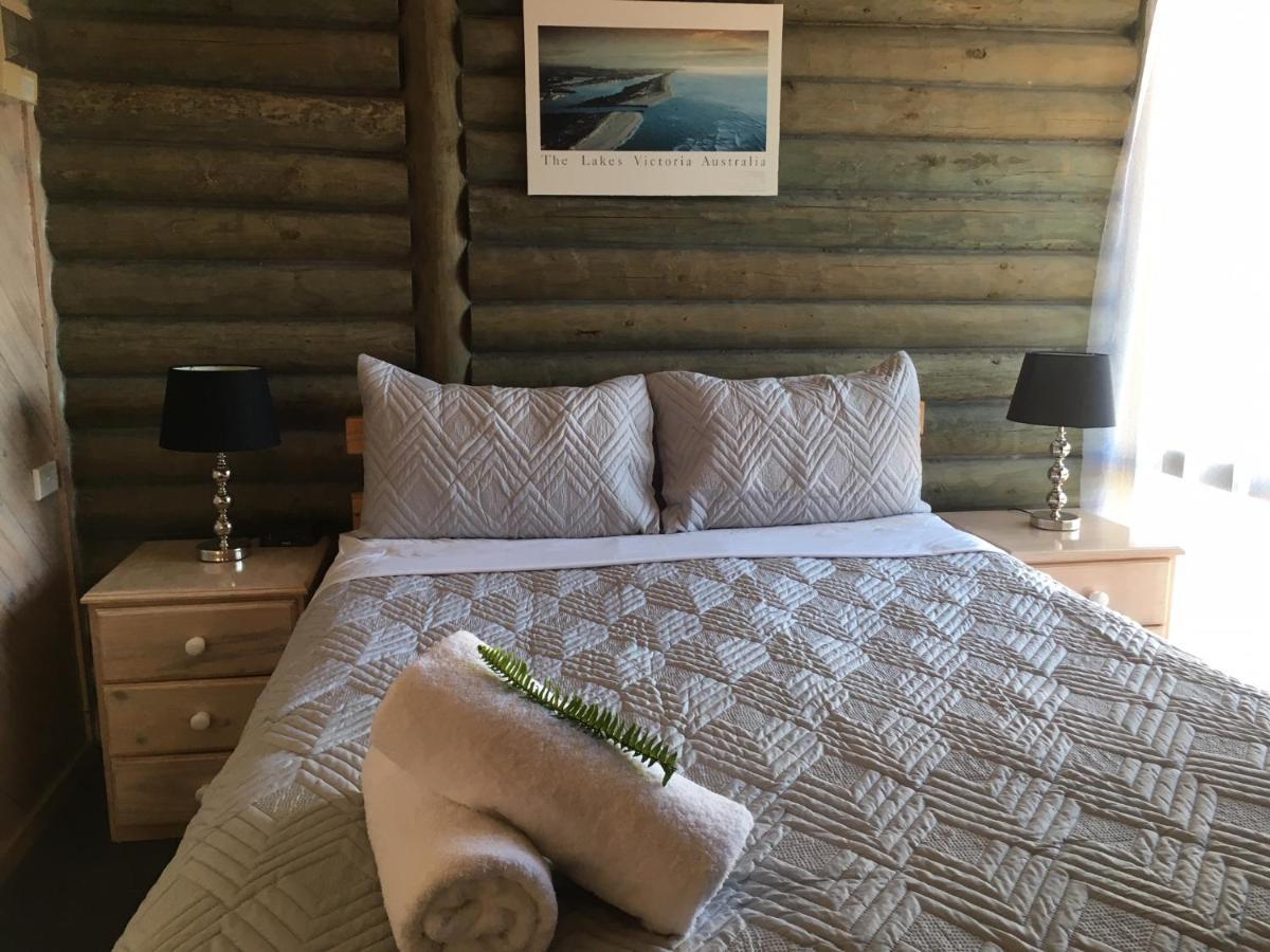 לייקס אינטרנס Lazy Acre Log Cabins מראה חיצוני תמונה