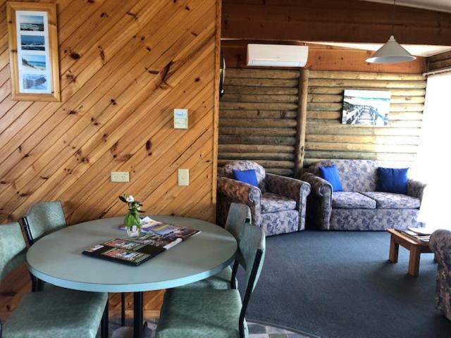 לייקס אינטרנס Lazy Acre Log Cabins מראה חיצוני תמונה