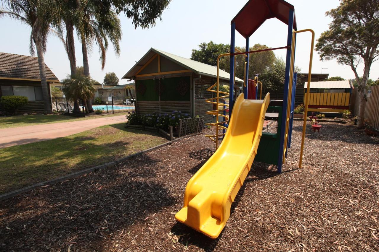 לייקס אינטרנס Lazy Acre Log Cabins מראה חיצוני תמונה