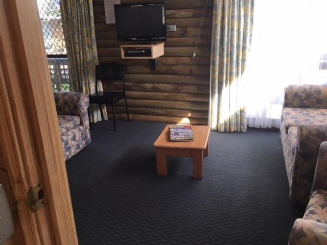 לייקס אינטרנס Lazy Acre Log Cabins מראה חיצוני תמונה